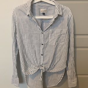 Universal Thread Boyfriend Button Down, Medium